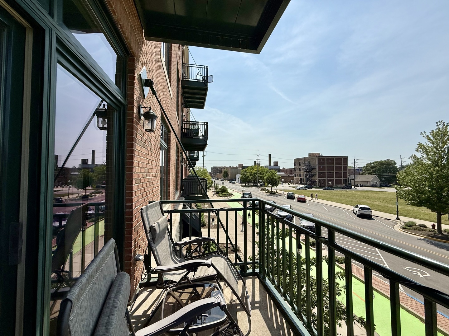 160 S River Street Unit: 204