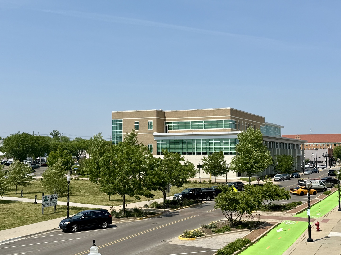 160 S River Street Unit: 204