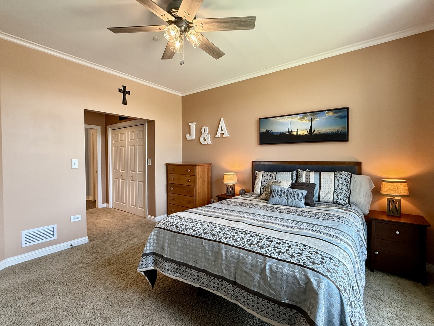 160 S River Street Unit: 204