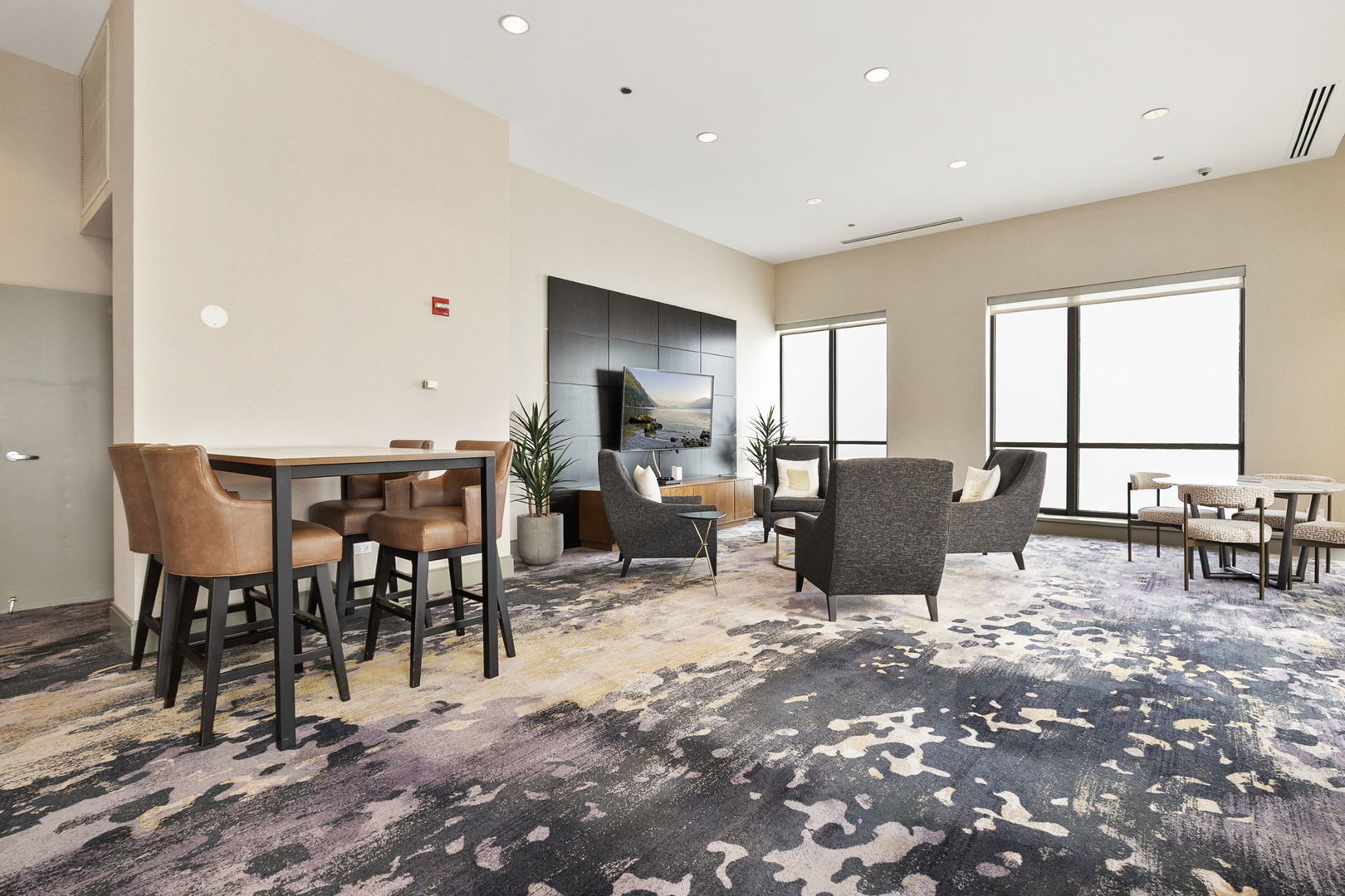 600 N LAKE SHORE Drive Unit: 814