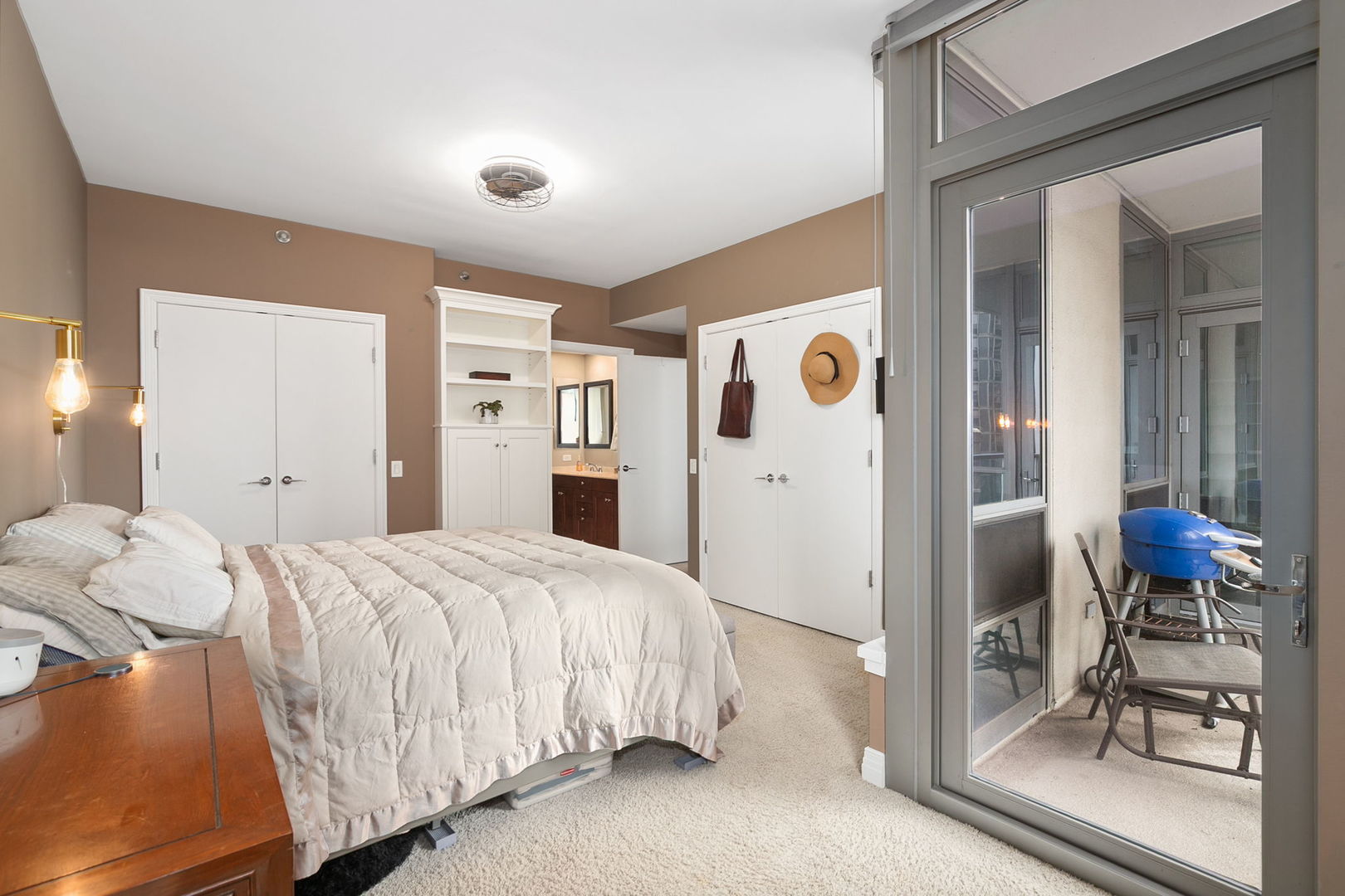 600 N LAKE SHORE Drive Unit: 814