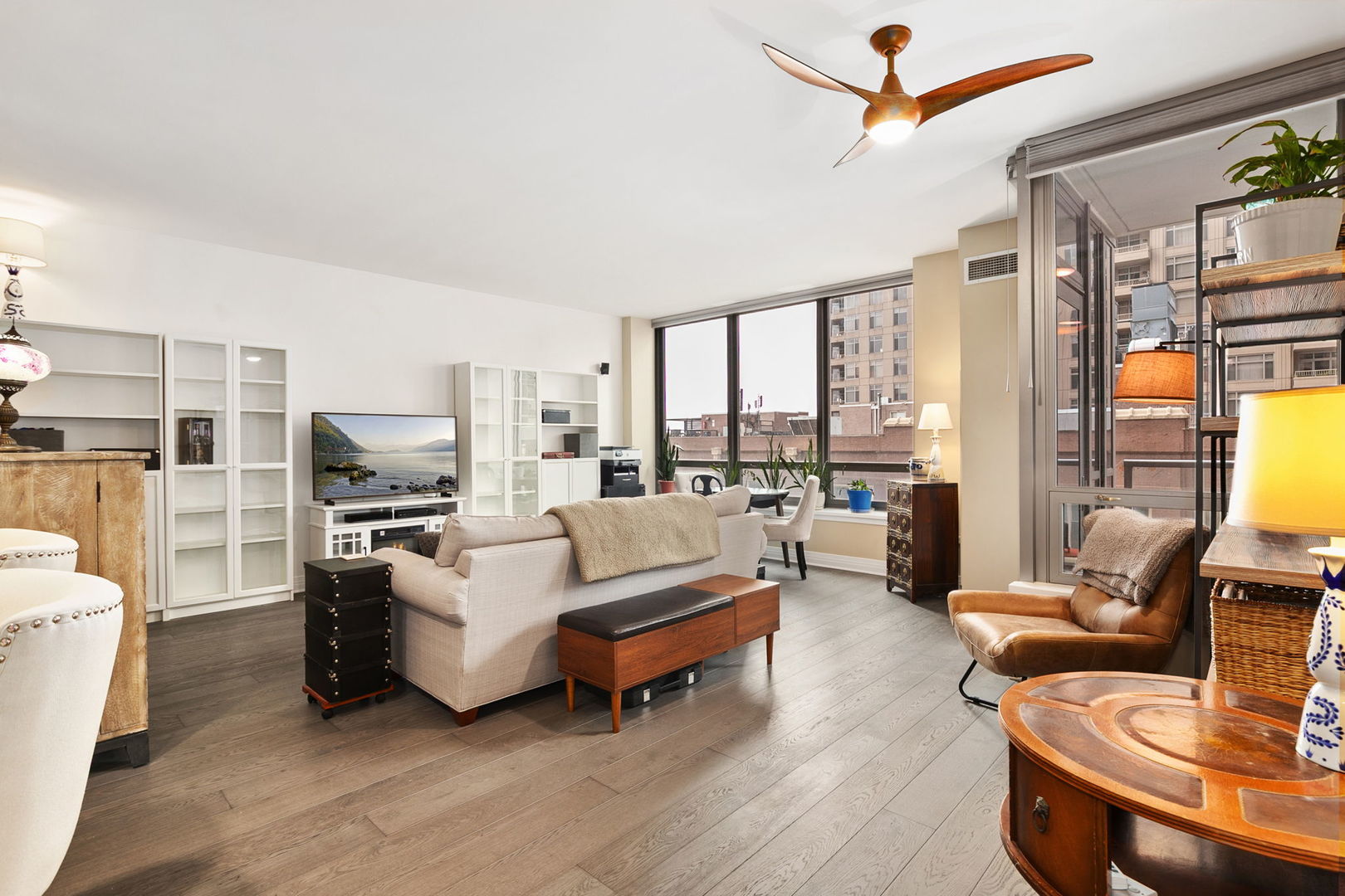 600 N LAKE SHORE Drive Unit: 814