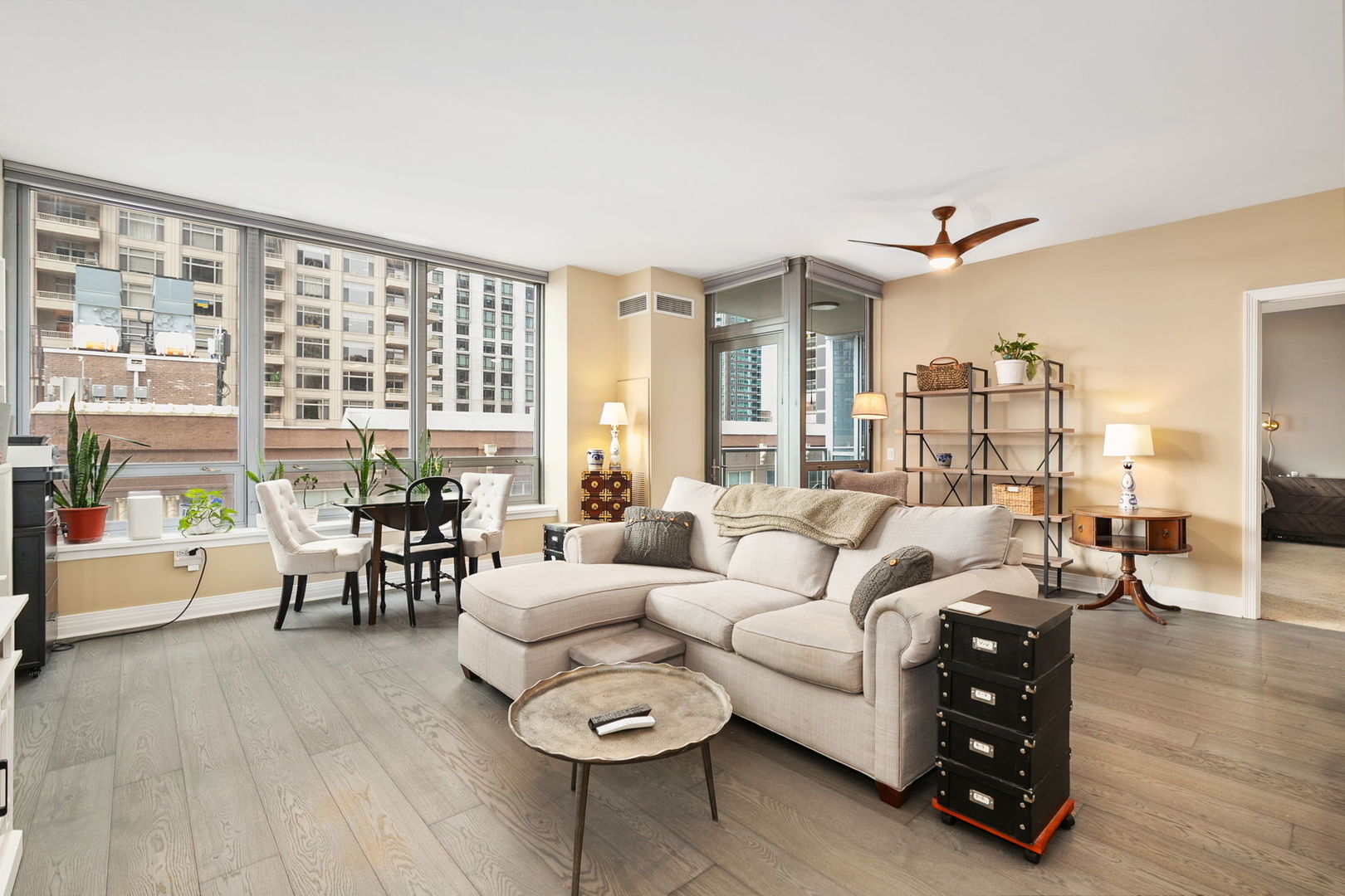 600 N LAKE SHORE Drive Unit: 814