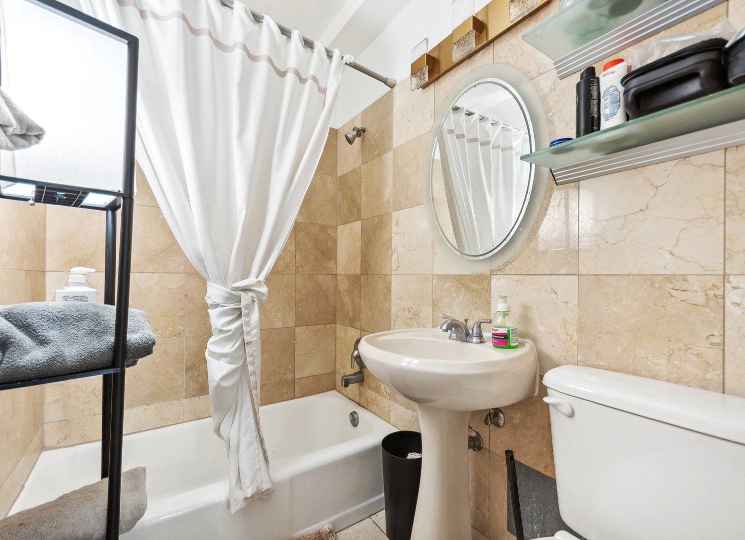 3410 N Lake Shore Drive Unit: 5E