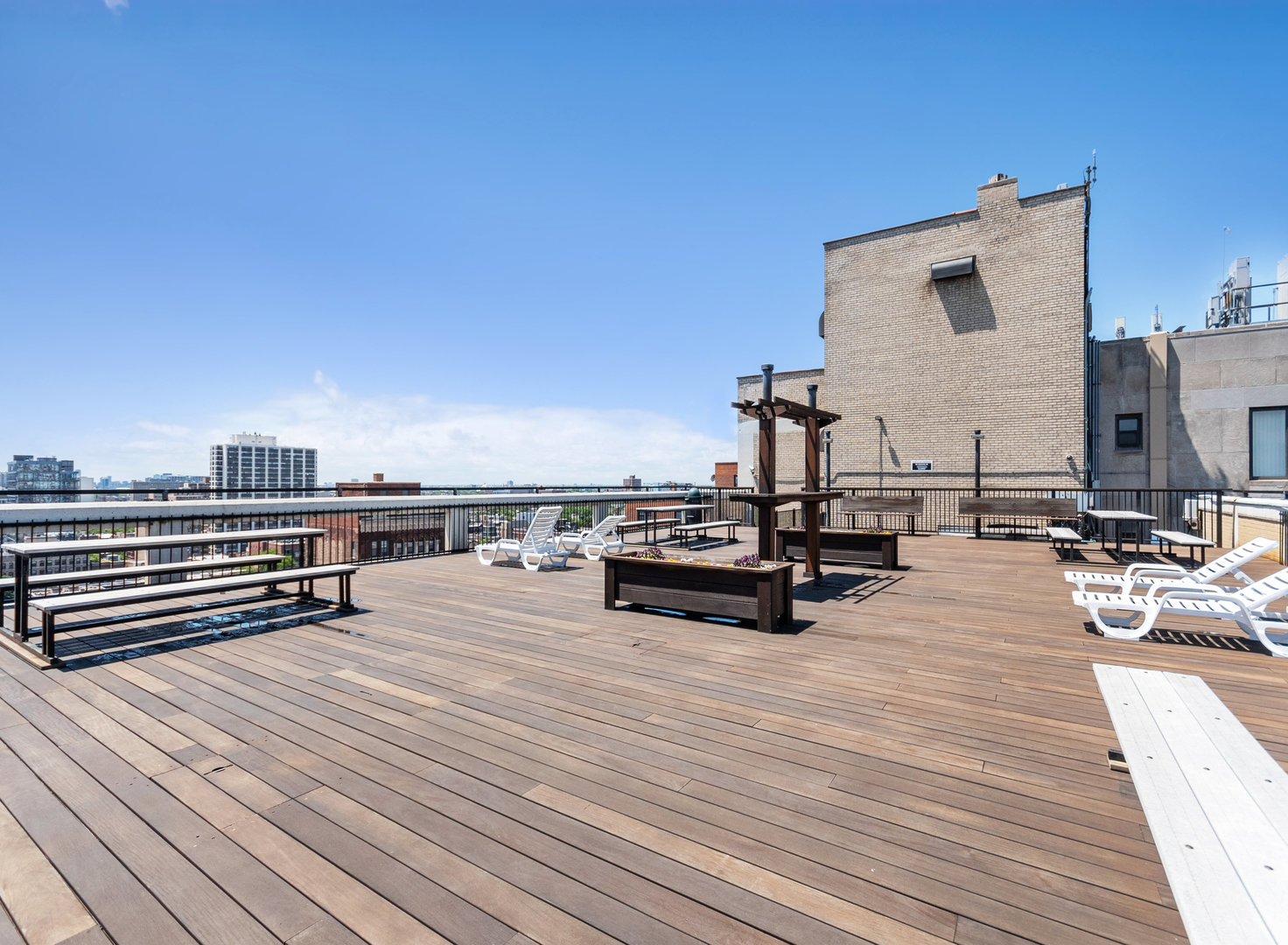 3410 N Lake Shore Drive Unit: 5E