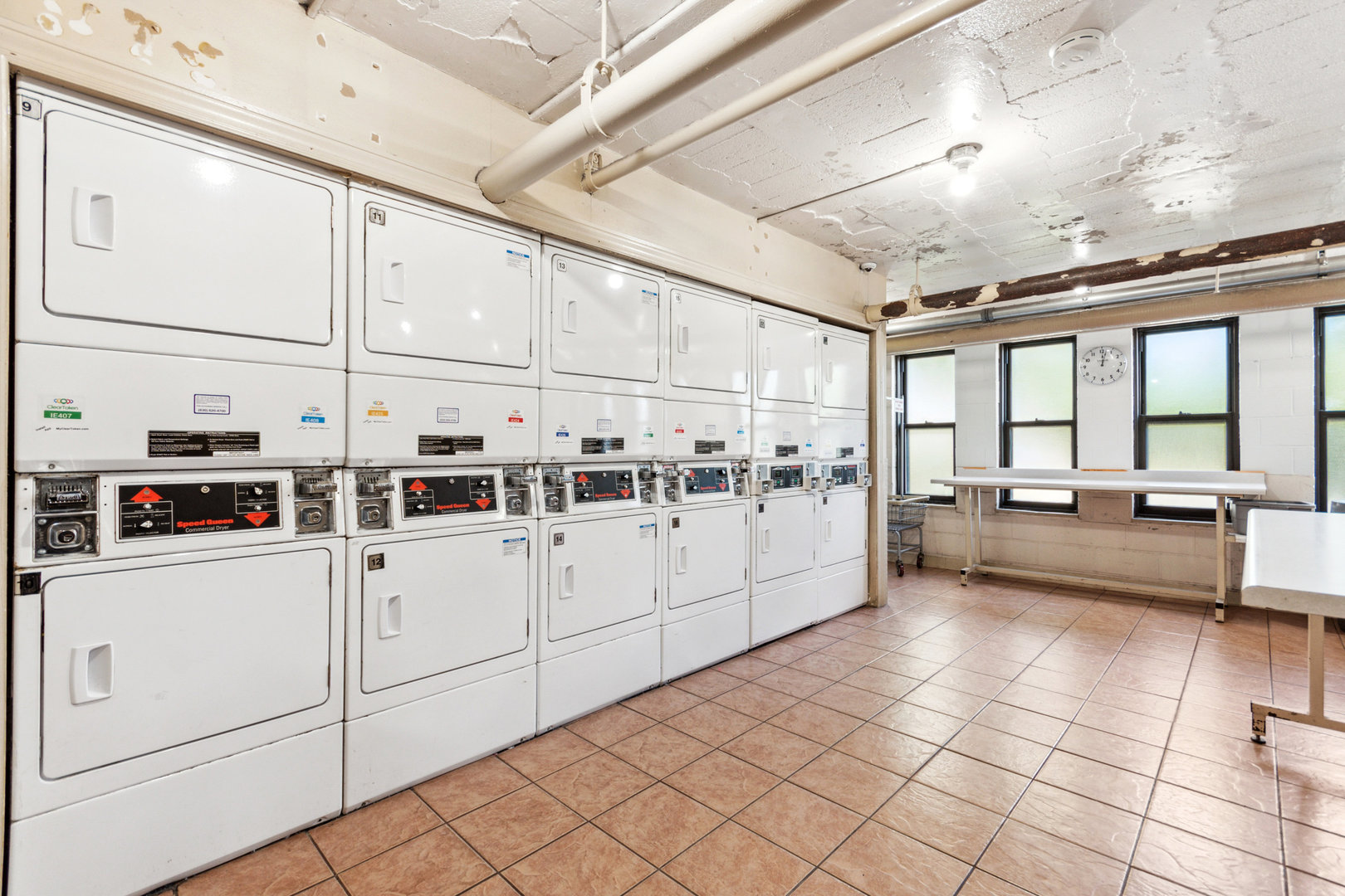 3410 N Lake Shore Drive Unit: 5E