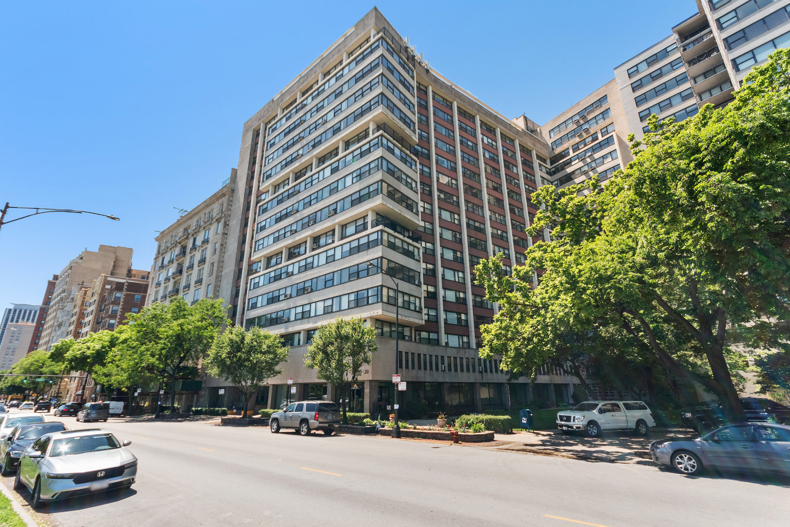 3410 N Lake Shore Drive Unit: 5E