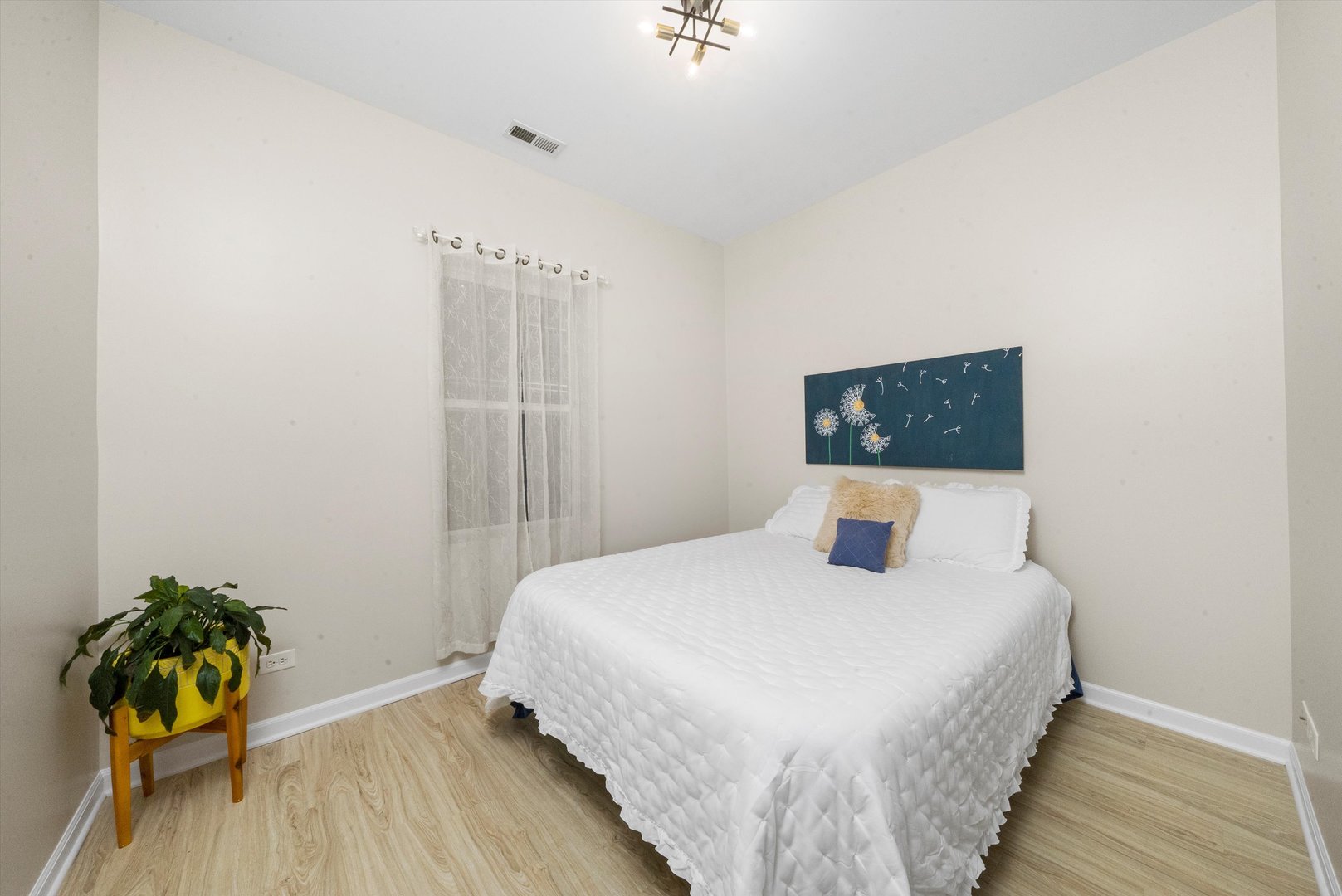 2111 S Fairfield Avenue Unit: 1