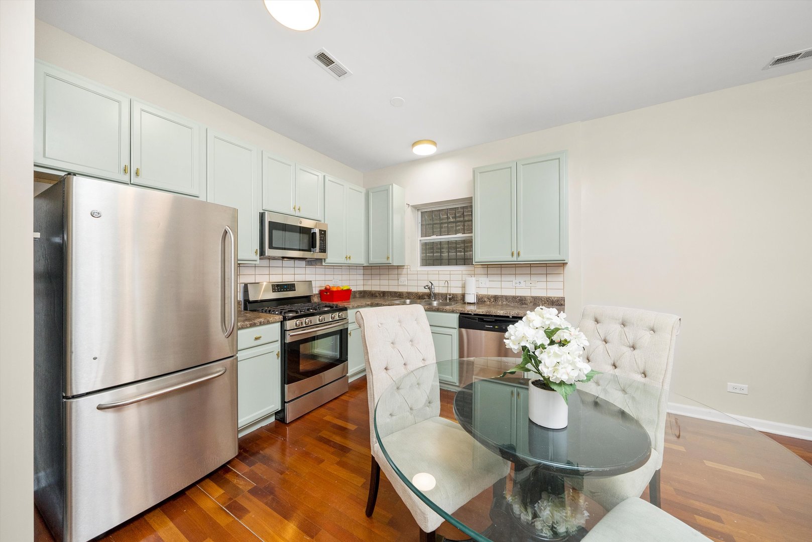 2111 S Fairfield Avenue Unit: 1