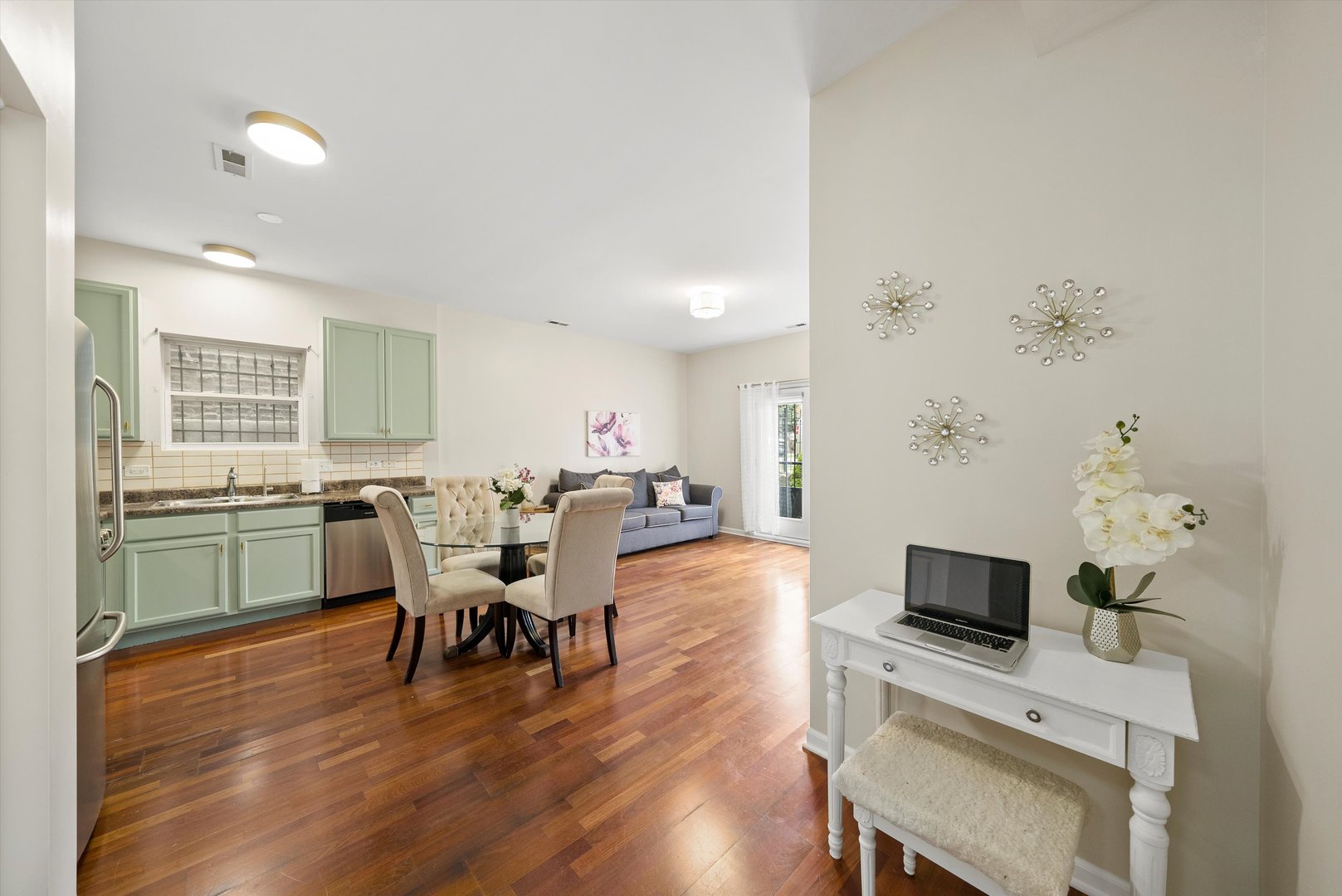 2111 S Fairfield Avenue Unit: 1