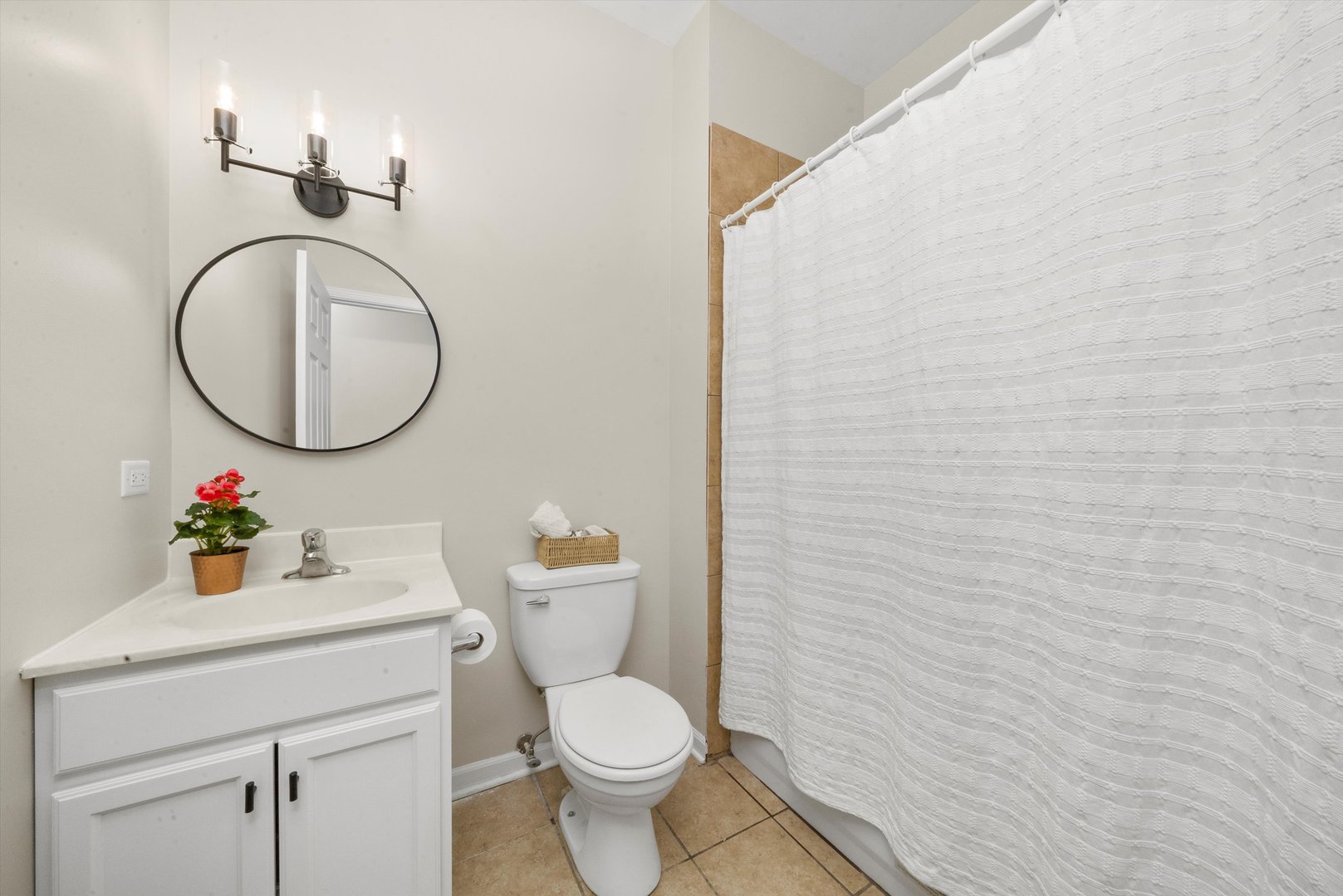 2111 S Fairfield Avenue Unit: 1