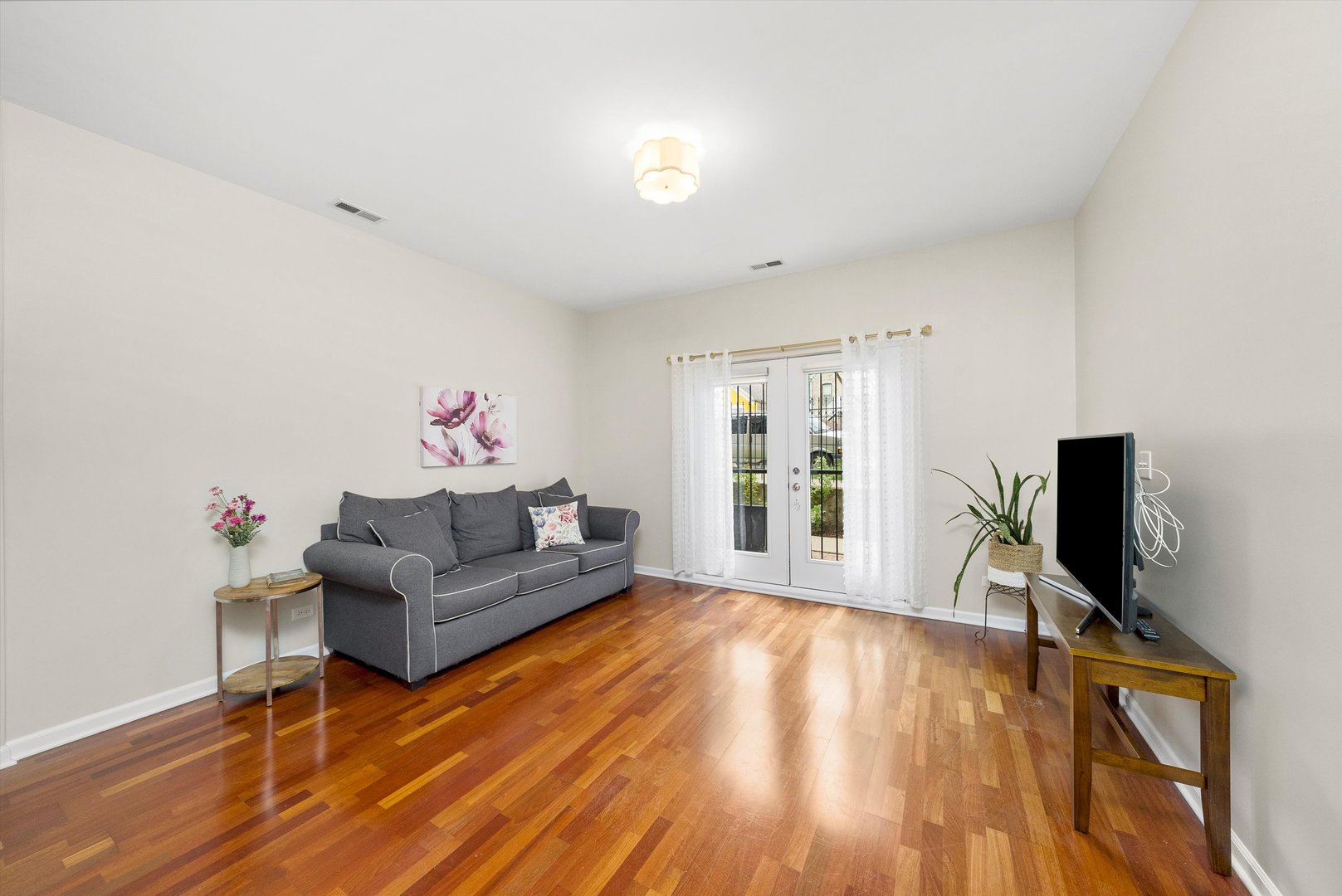 2111 S Fairfield Avenue Unit: 1