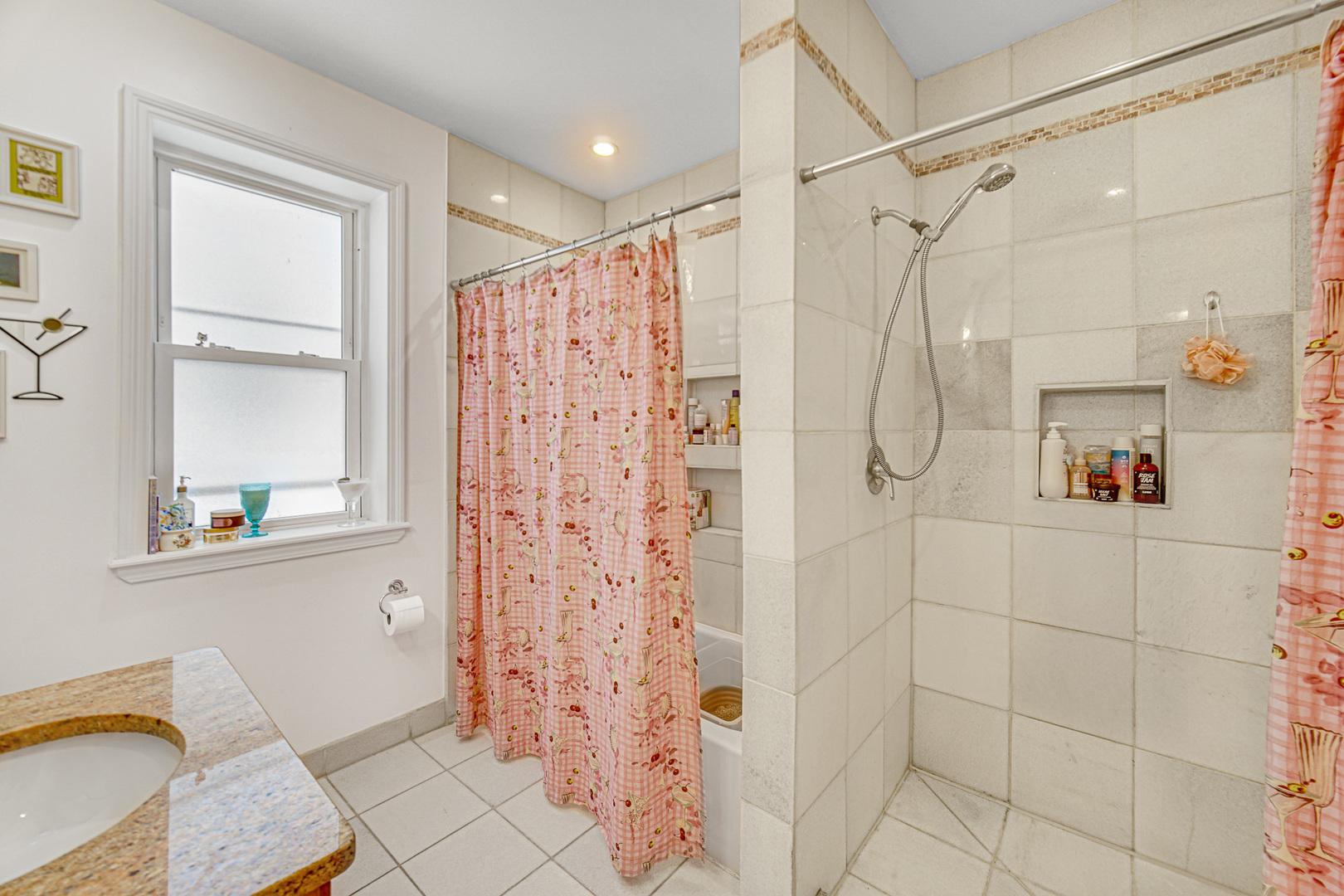 4825 N karlov Avenue