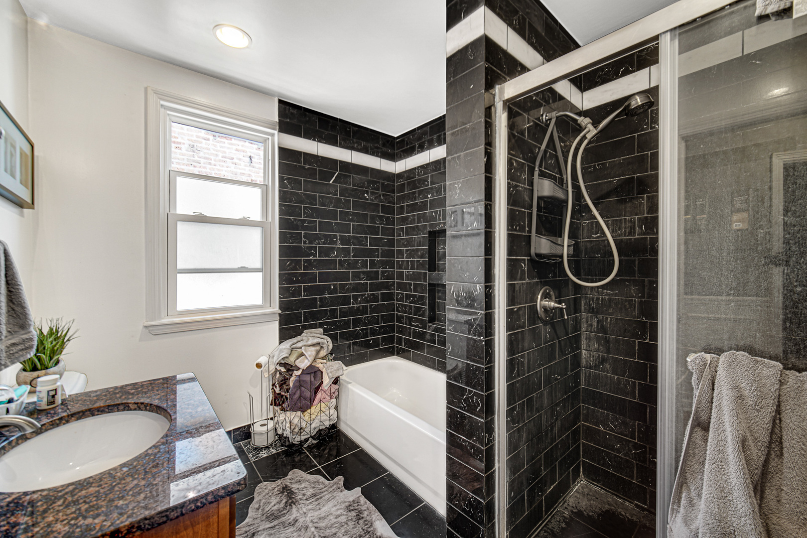 4825 N karlov Avenue