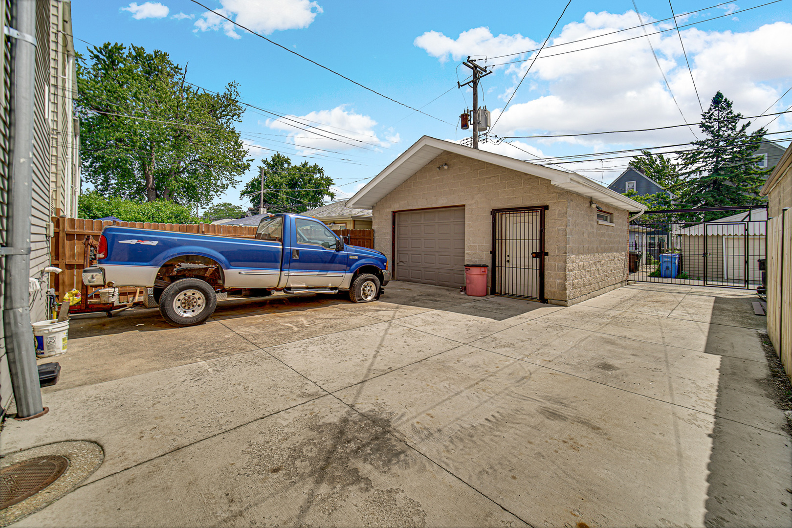 4825 N karlov Avenue