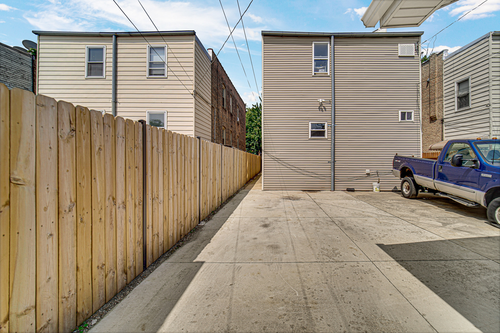 4825 N karlov Avenue