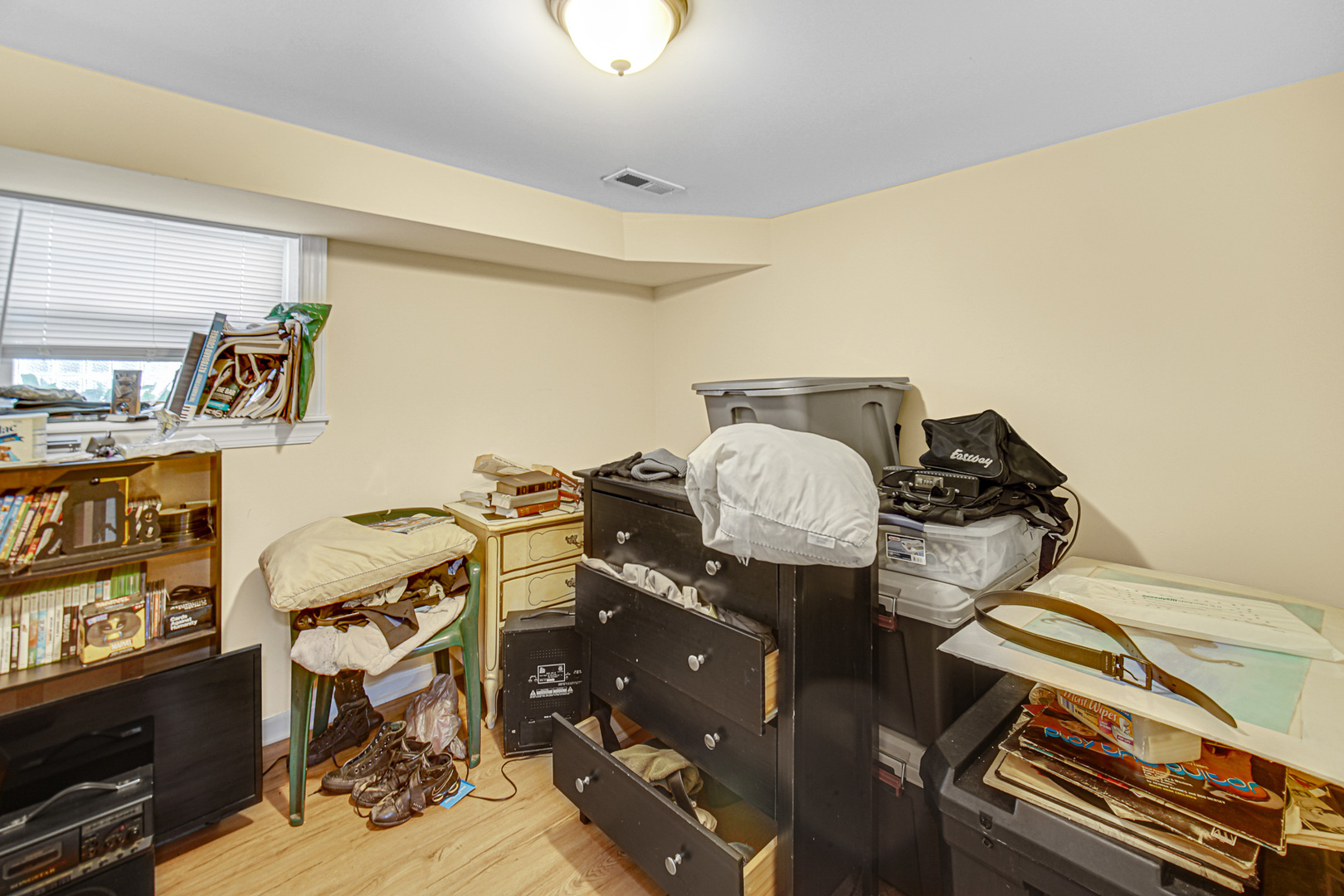 4825 N karlov Avenue