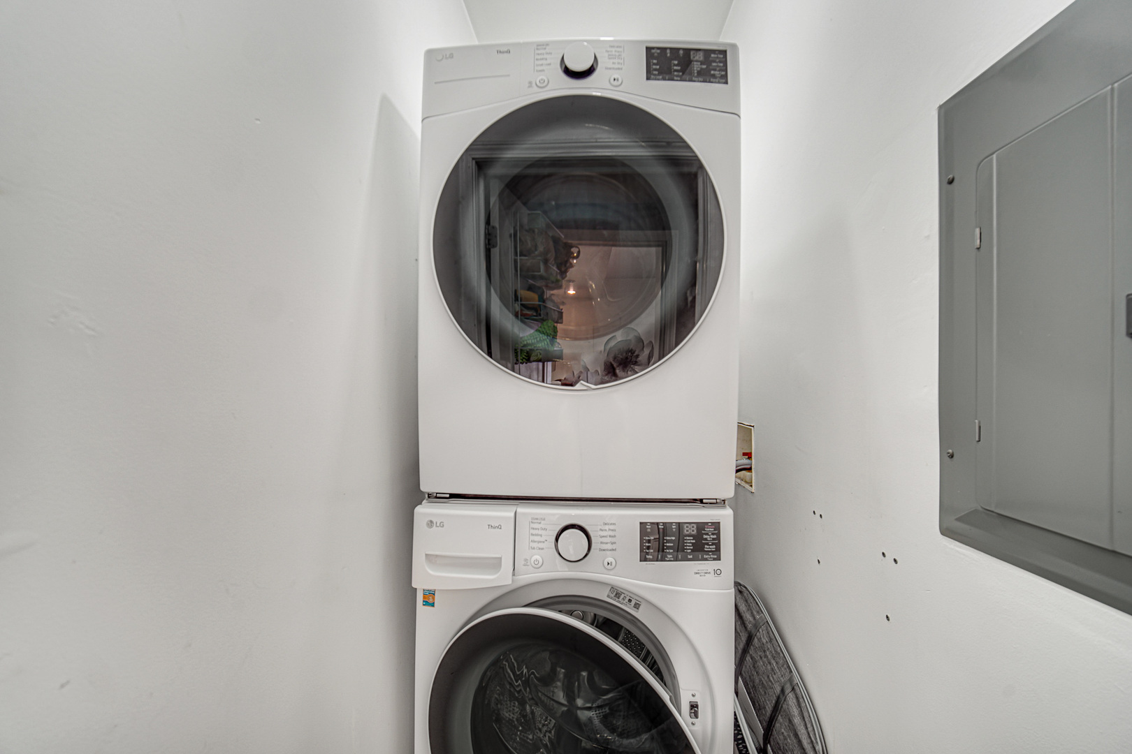 4825 N karlov Avenue