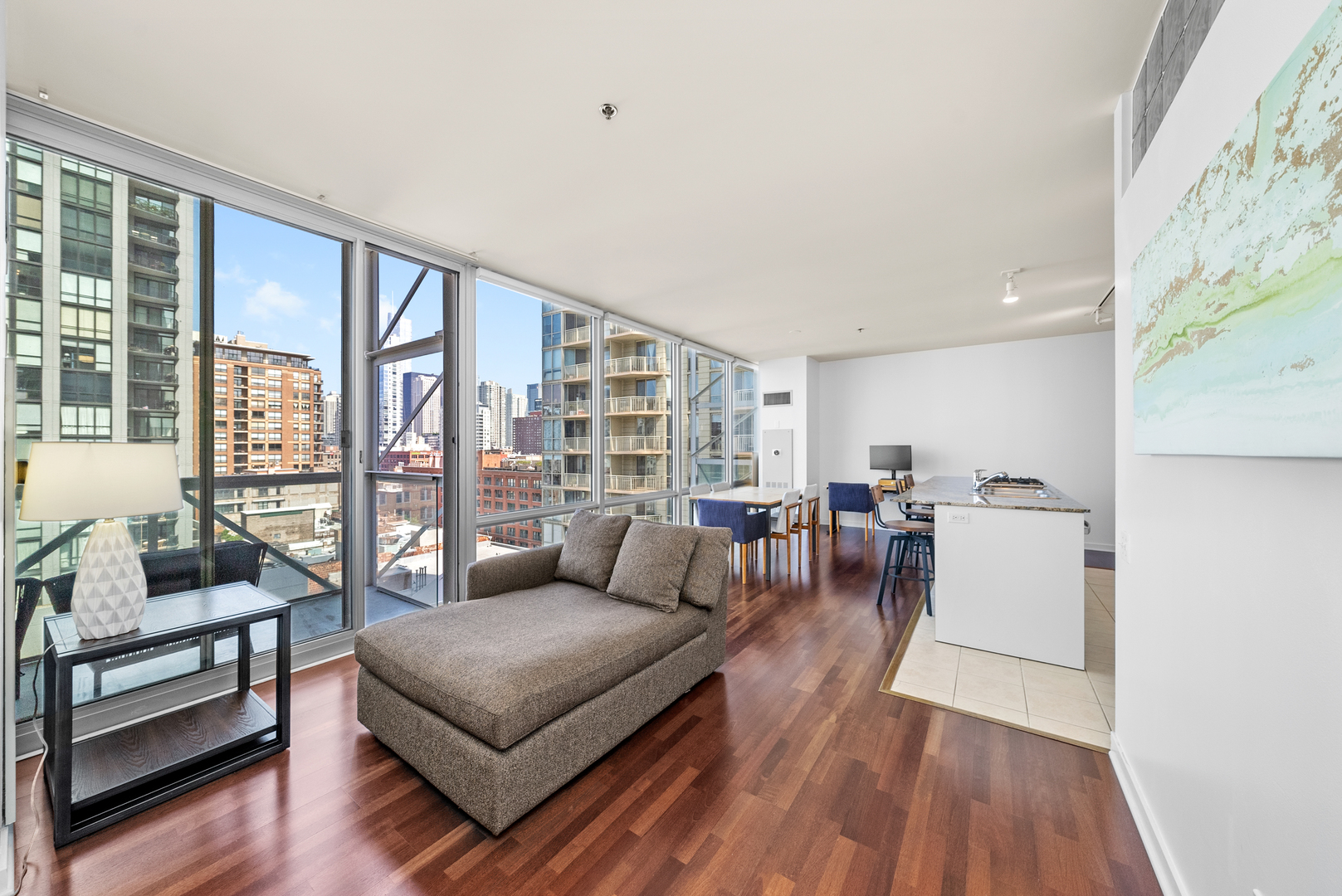 653 N Kingsbury Street Unit: 1006