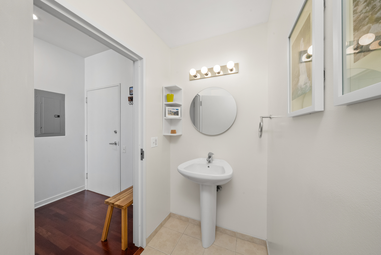 653 N Kingsbury Street Unit: 1006