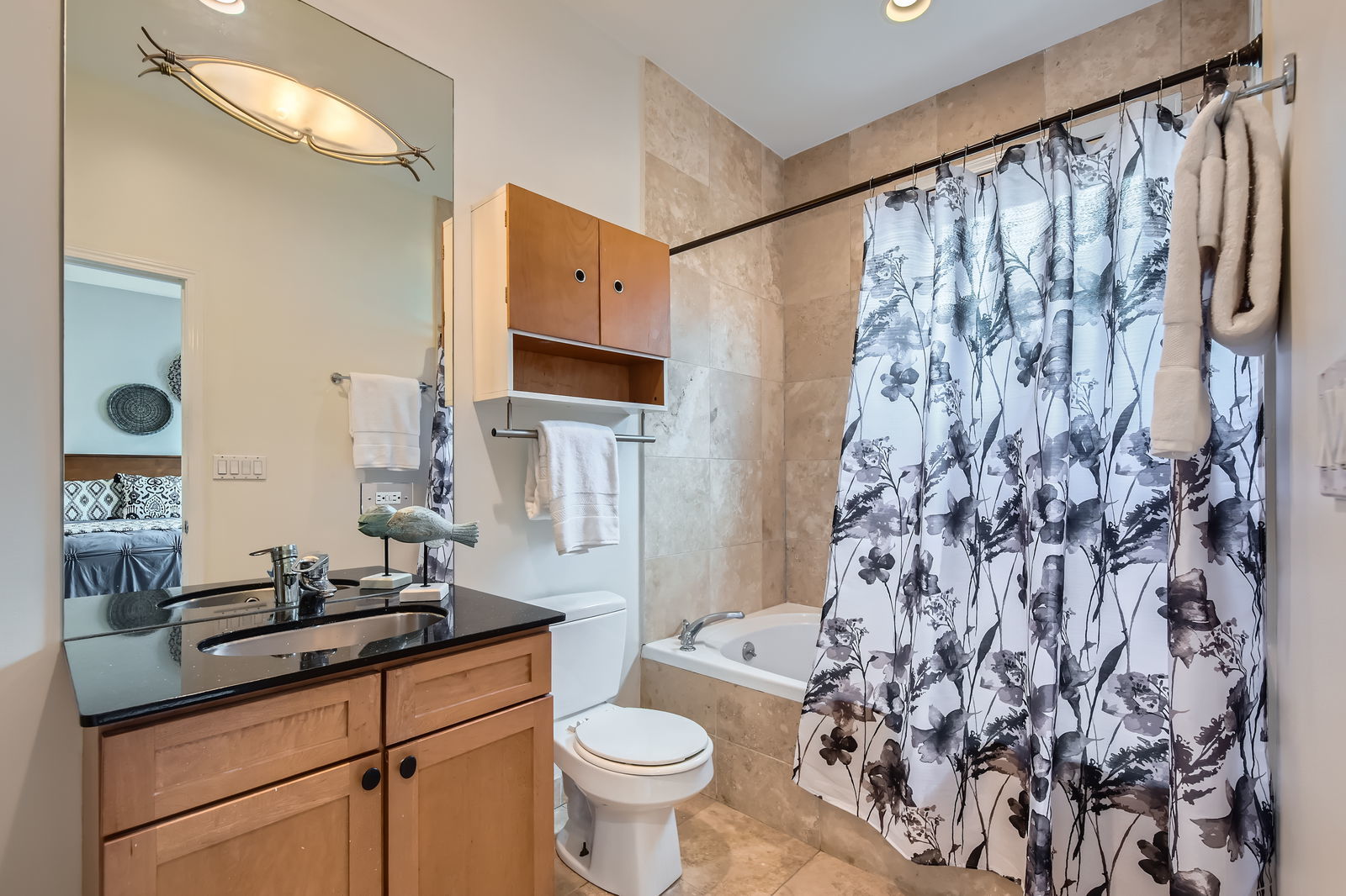 1622 W Ontario Street Unit: 1E