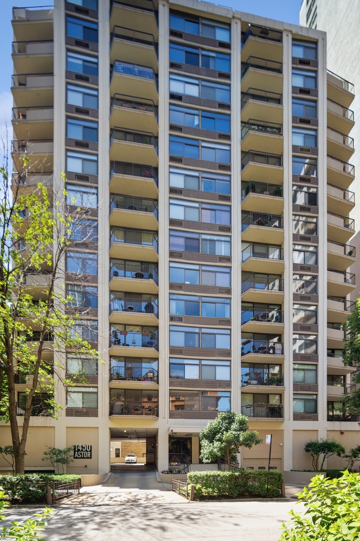 1450 N Astor Street Unit: 5C
