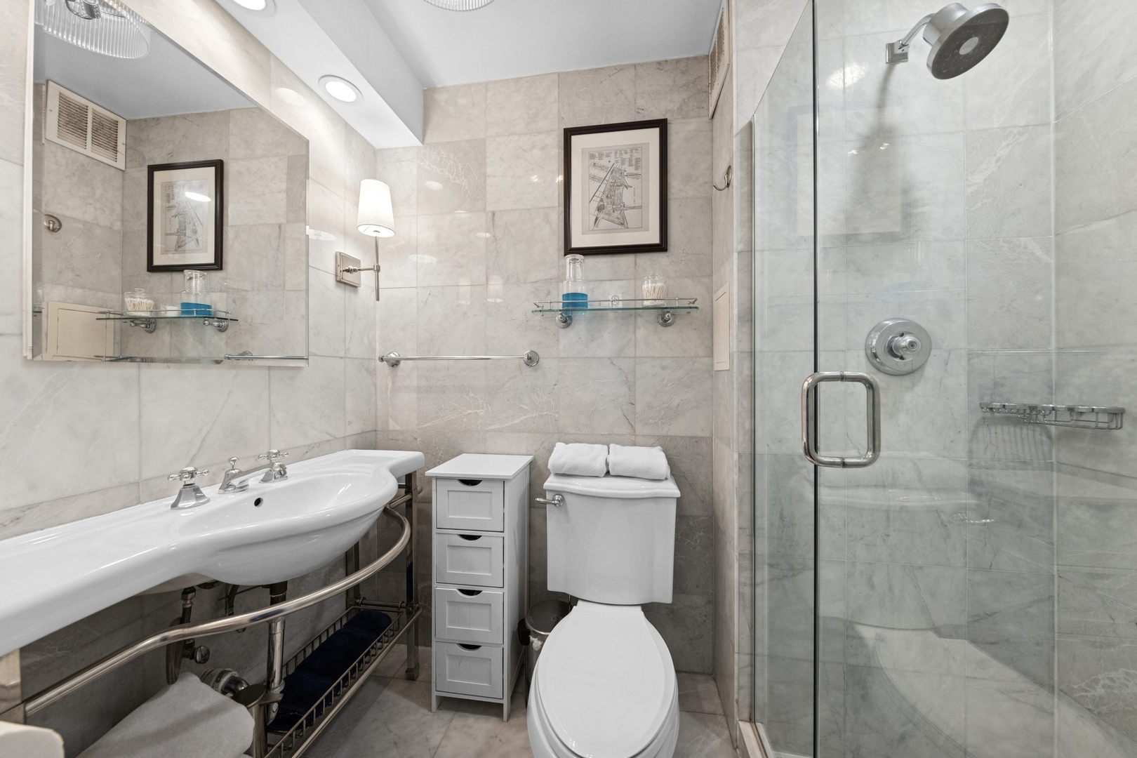 1450 N Astor Street Unit: 5C