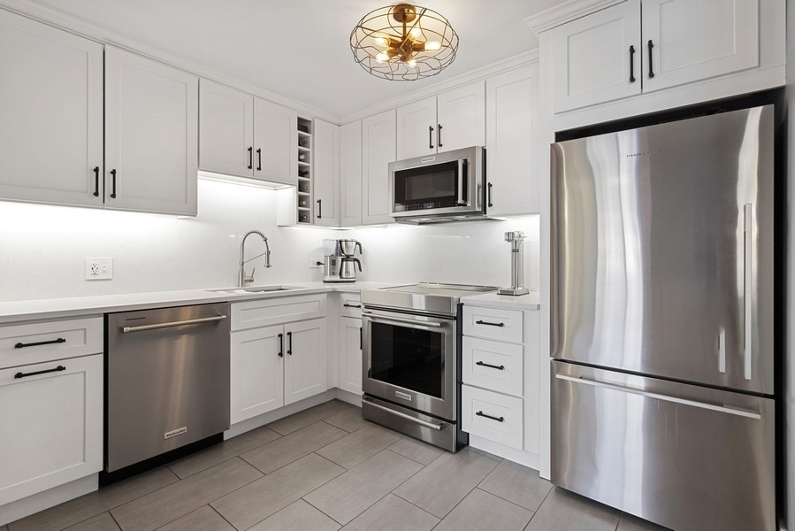 1450 N Astor Street Unit: 5C