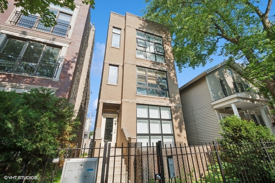 1015 N PAULINA Street Unit: 1