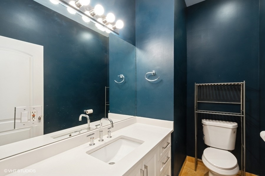 1015 N PAULINA Street Unit: 1