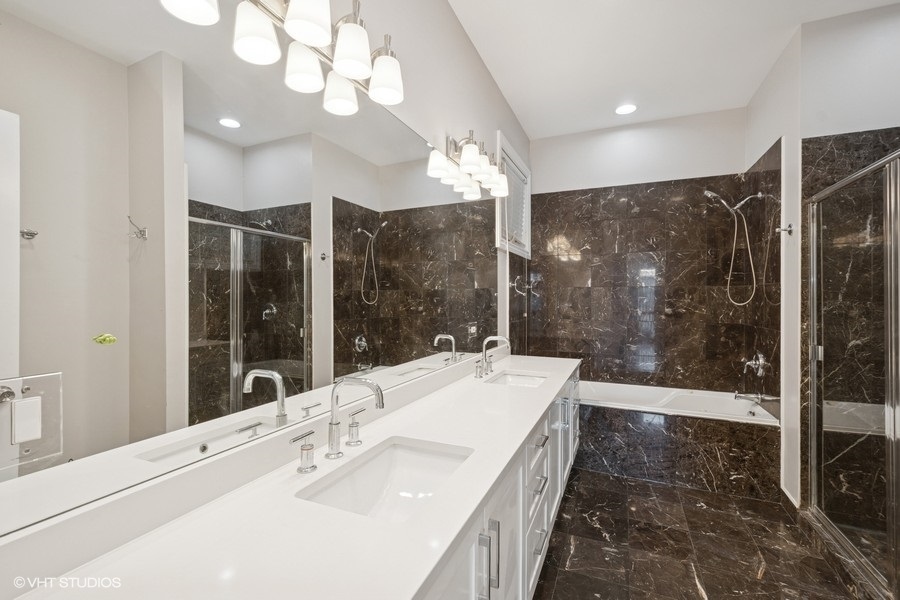 1015 N PAULINA Street Unit: 1