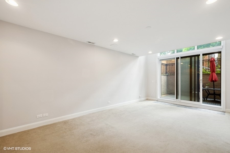 1015 N PAULINA Street Unit: 1