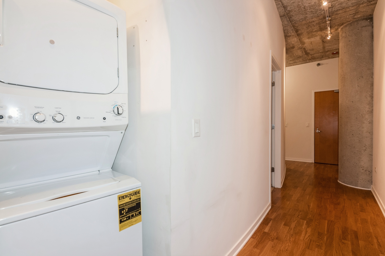 700 N Larrabee Street Unit: 1205