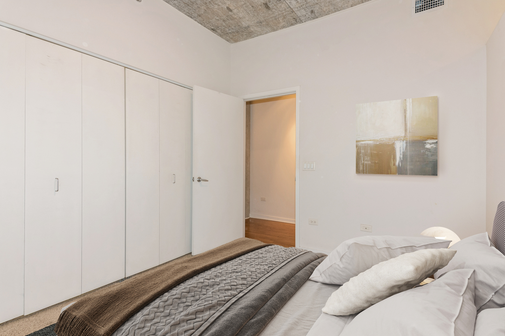 700 N Larrabee Street Unit: 1205