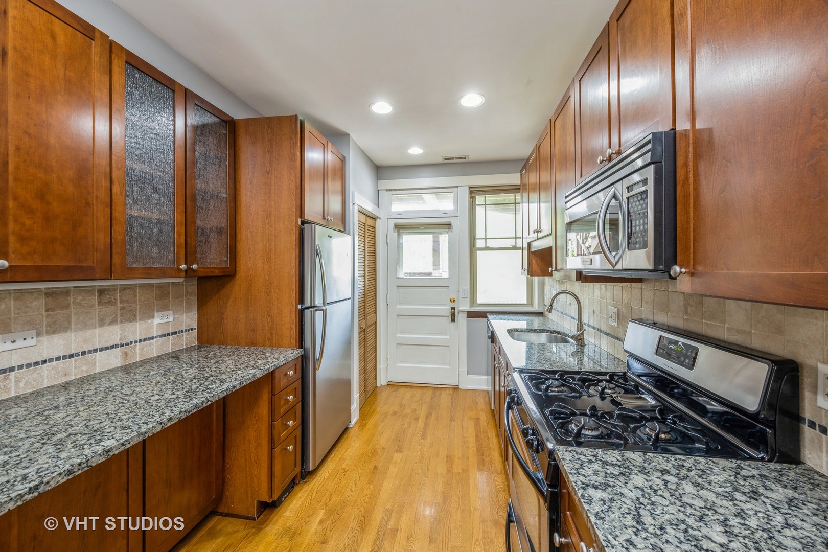 256 Pleasant Street Unit: 2