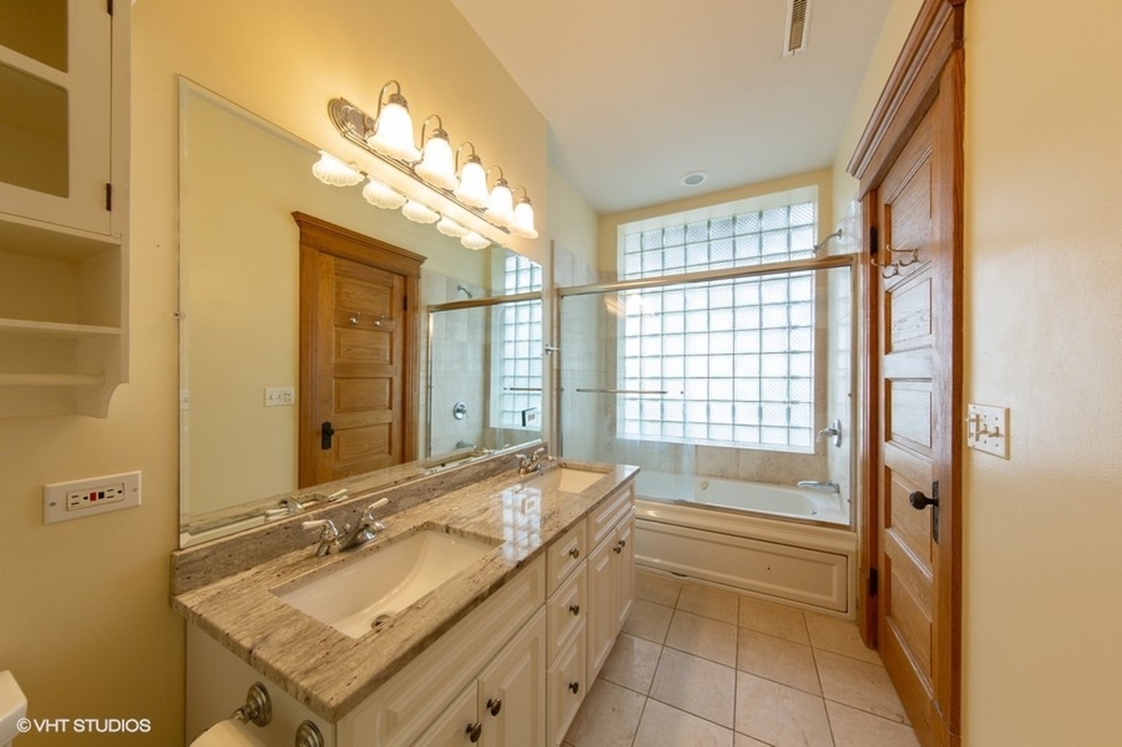 2610 N Dayton Street Unit: 2N