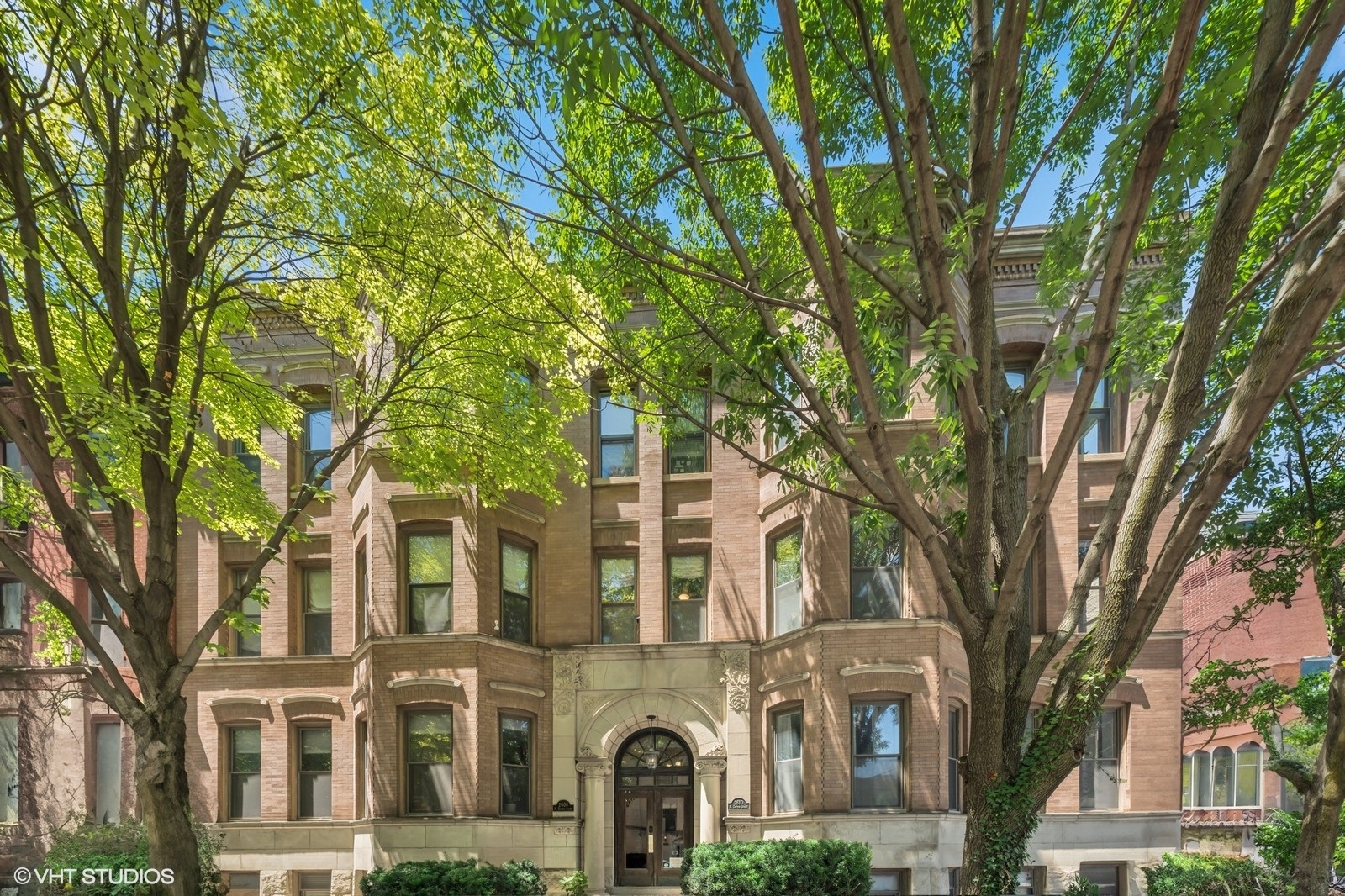 2610 N Dayton Street Unit: 2N