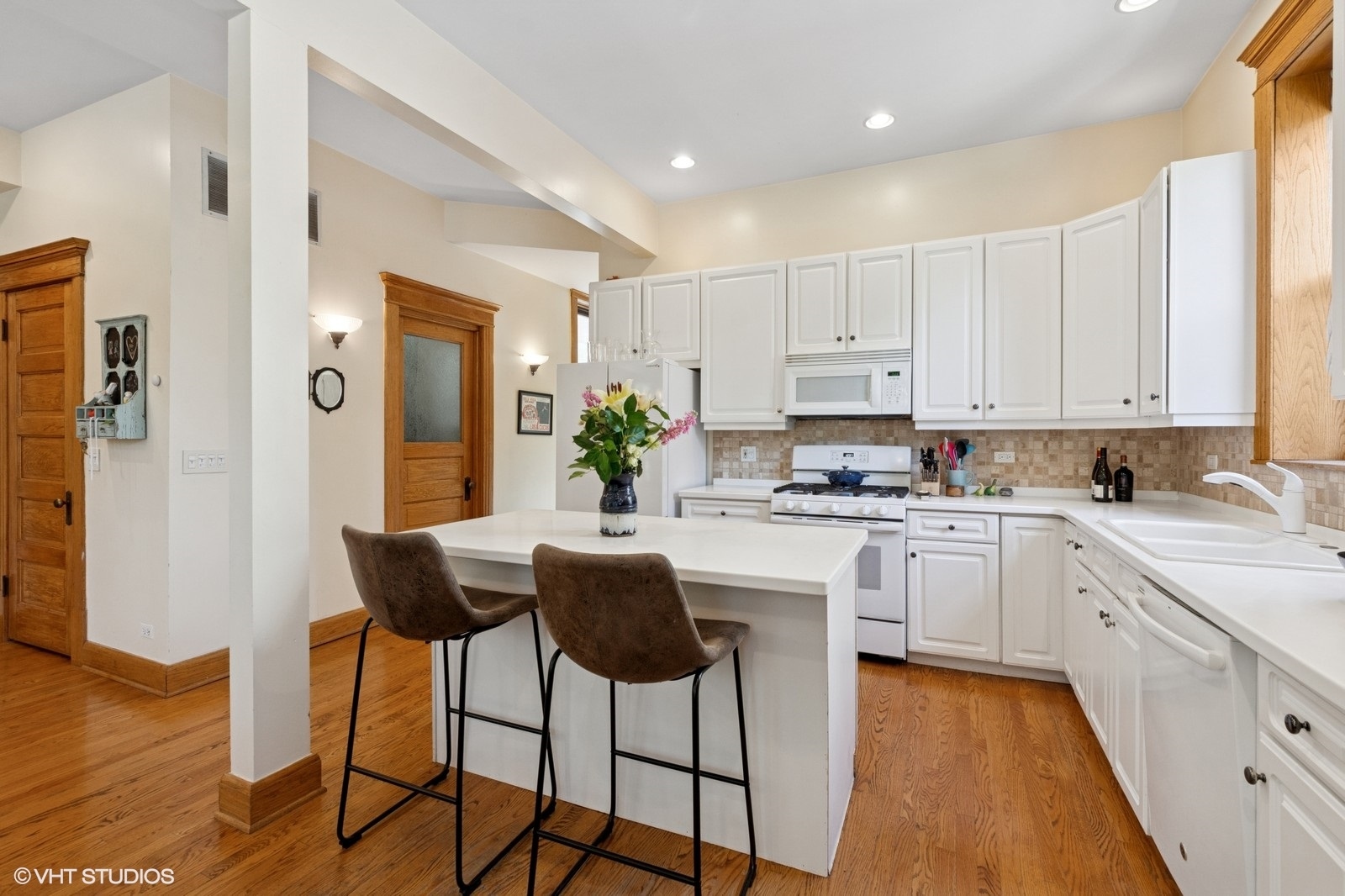 2610 N Dayton Street Unit: 2N