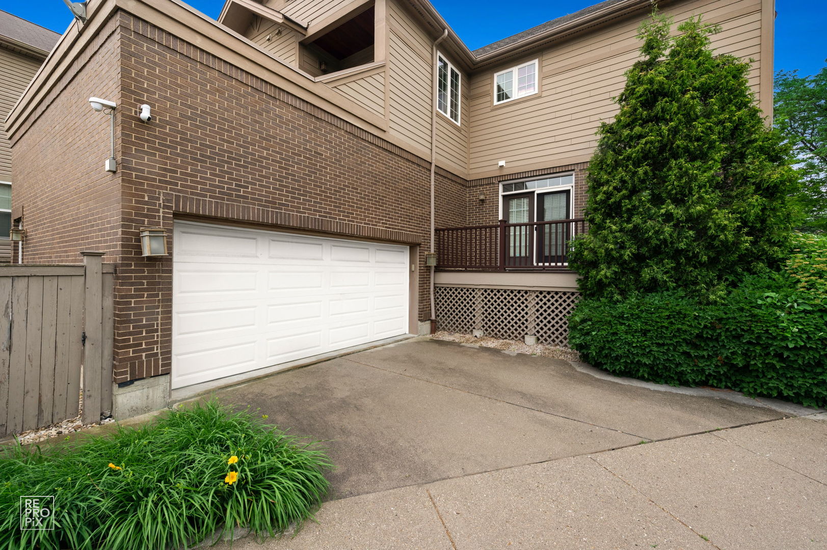 3643 N Hamlin Avenue