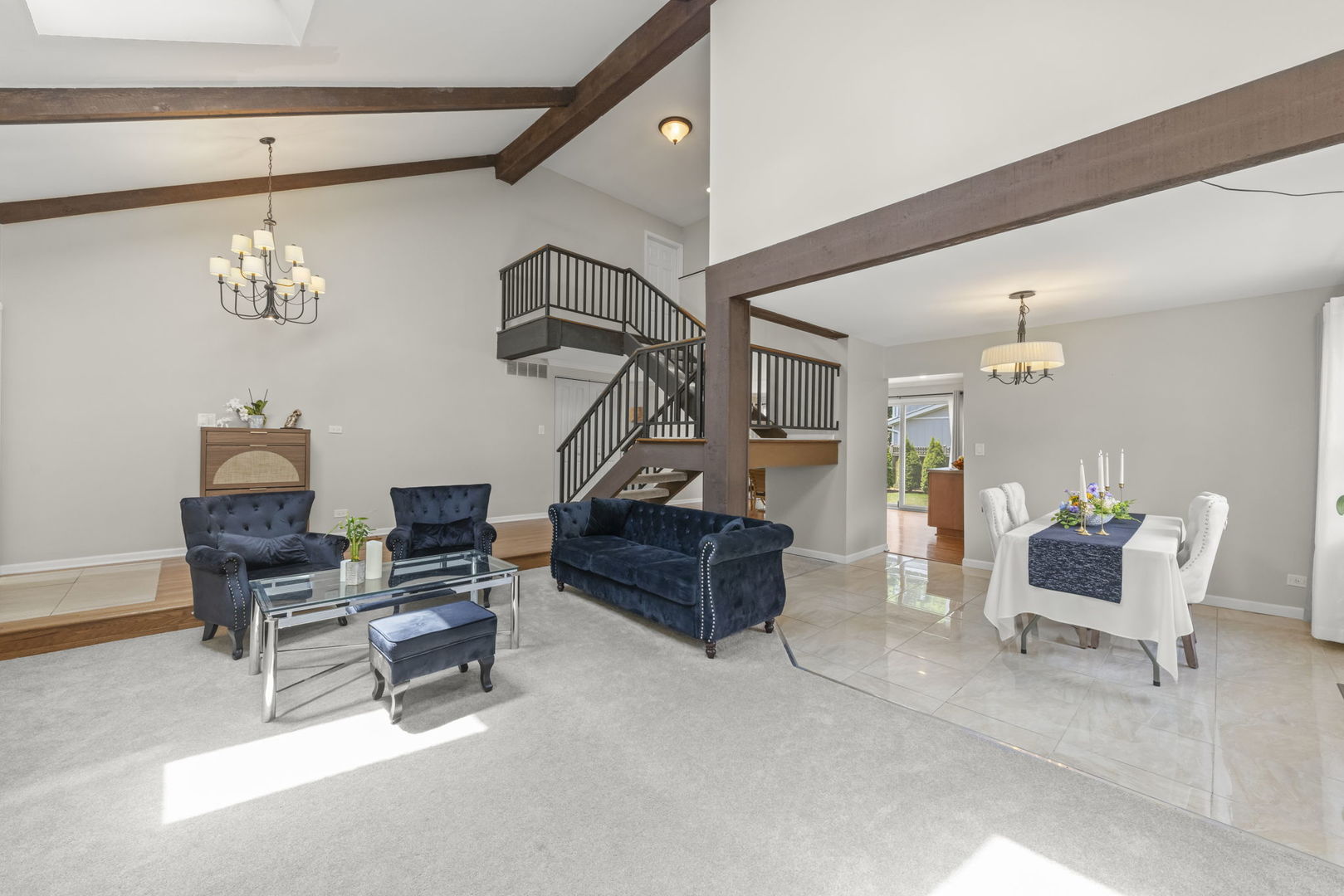 1042 N Thackeray Drive