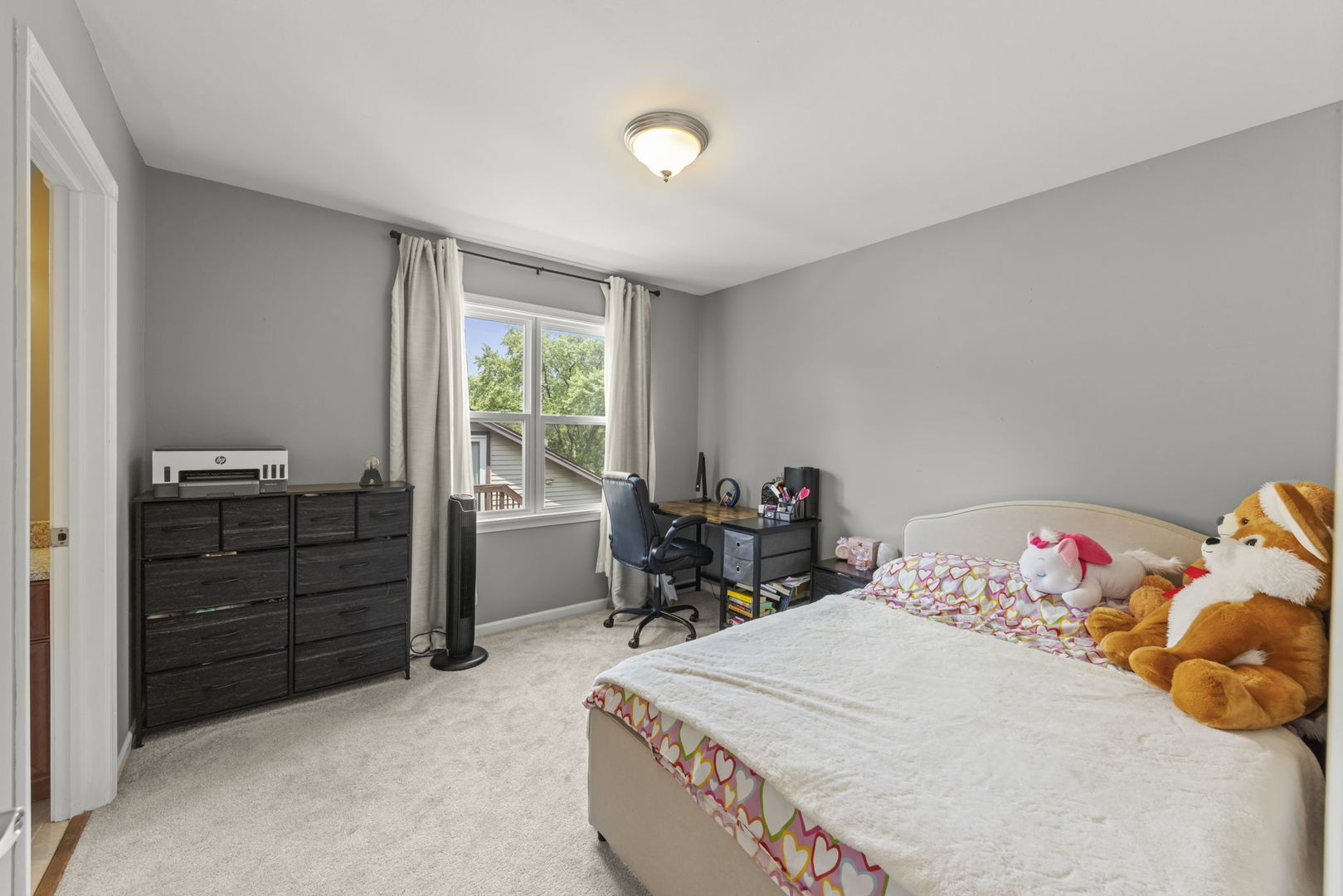 1042 N Thackeray Drive