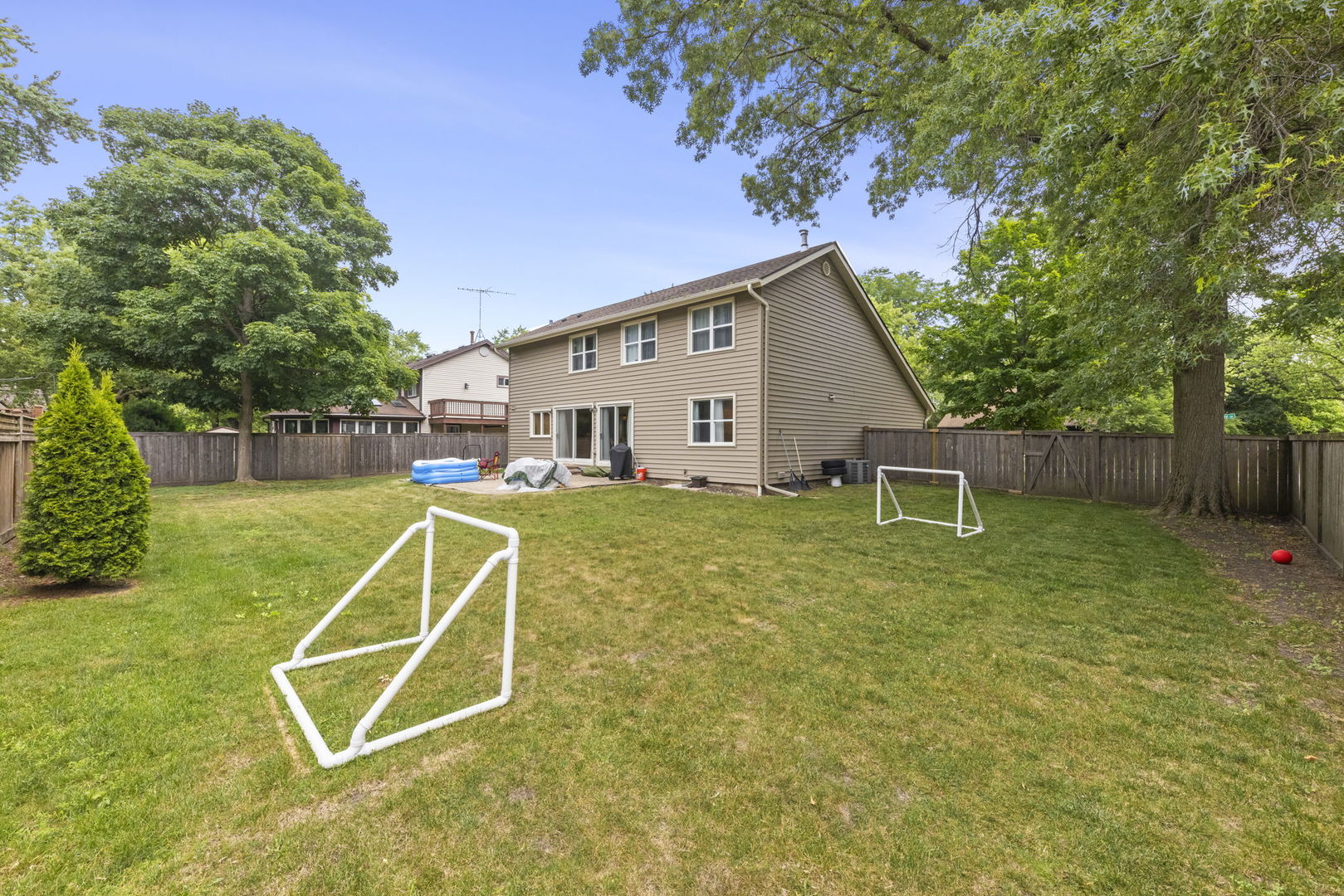 1042 N Thackeray Drive