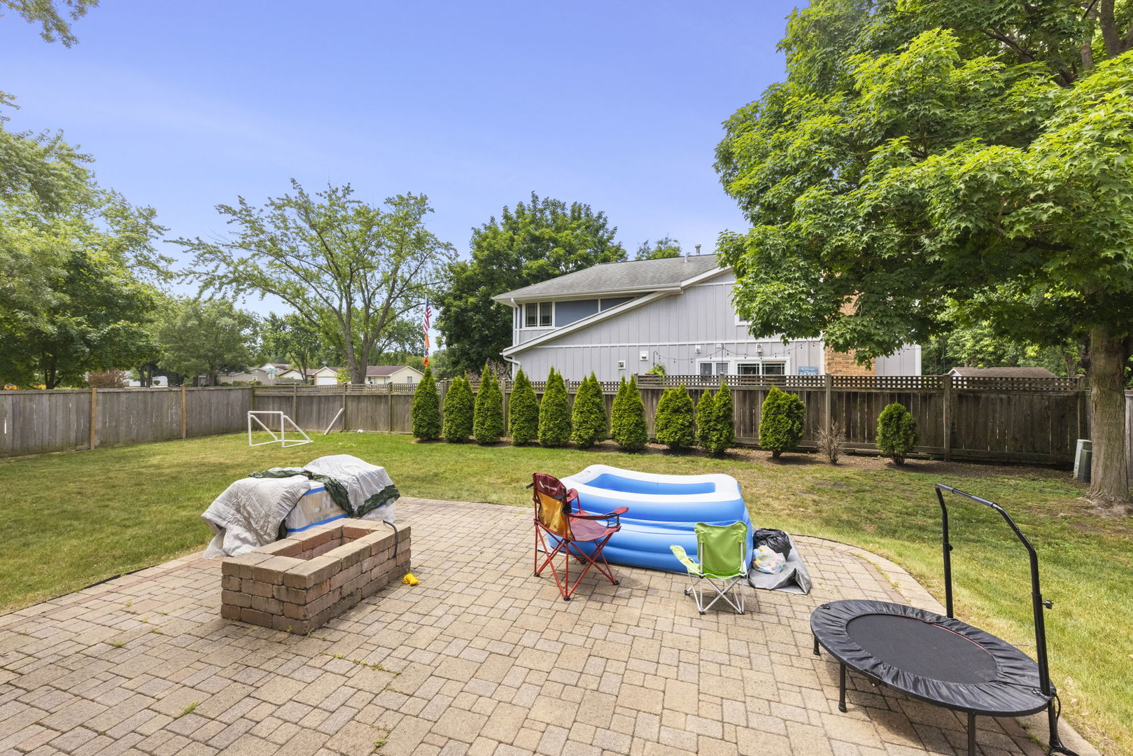 1042 N Thackeray Drive