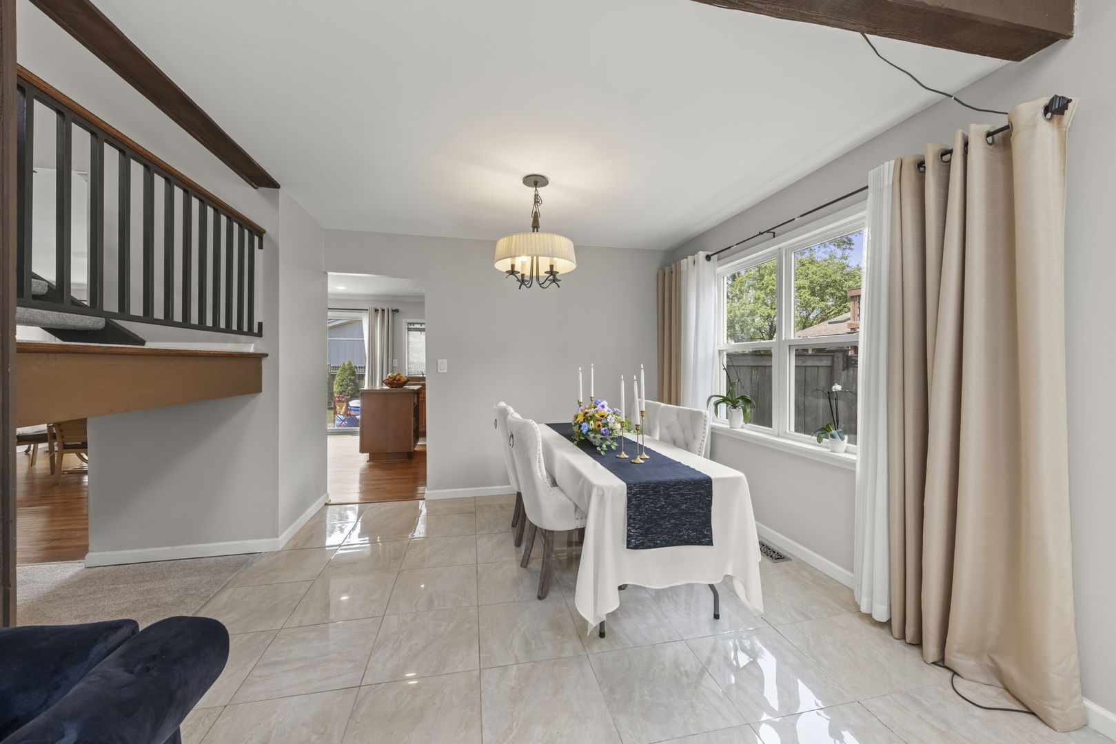 1042 N Thackeray Drive