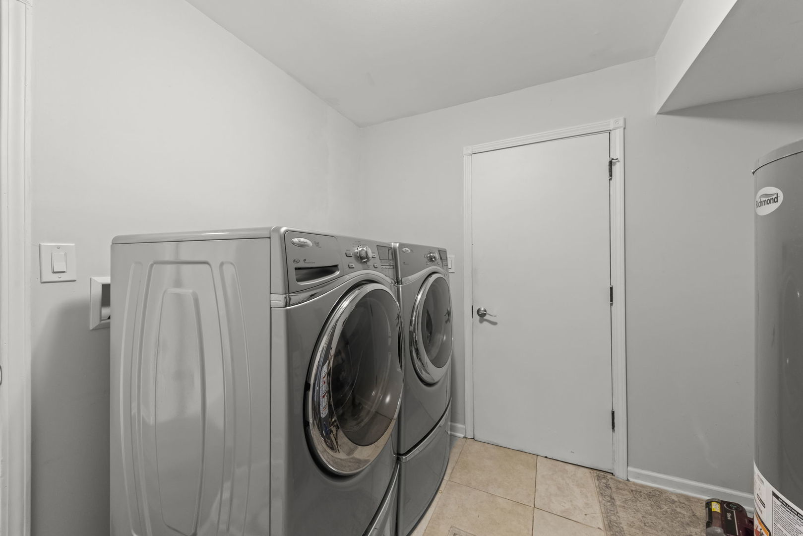 1042 N Thackeray Drive