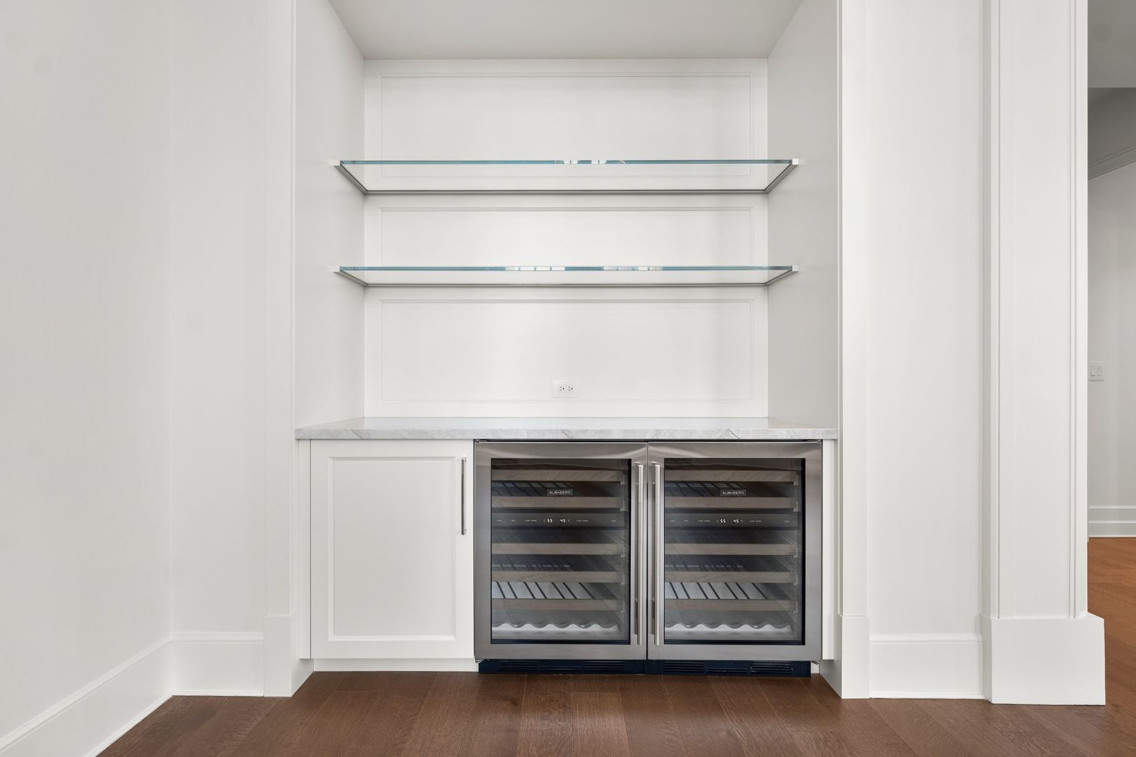 435 N Michigan Avenue Unit: 2004