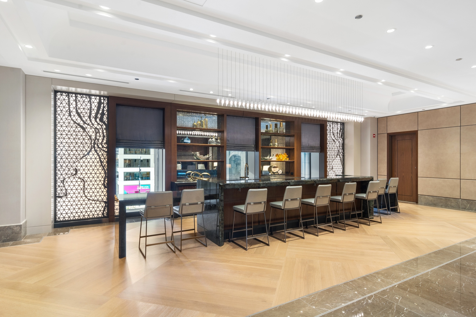 435 N Michigan Avenue Unit: 2004