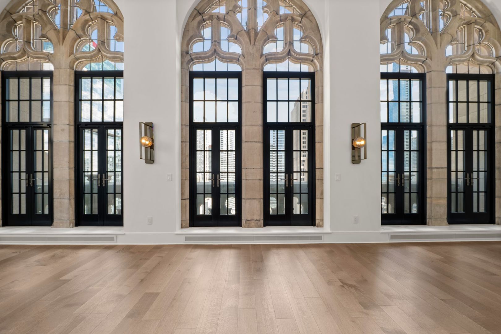 435 N Michigan Avenue Unit: 2004