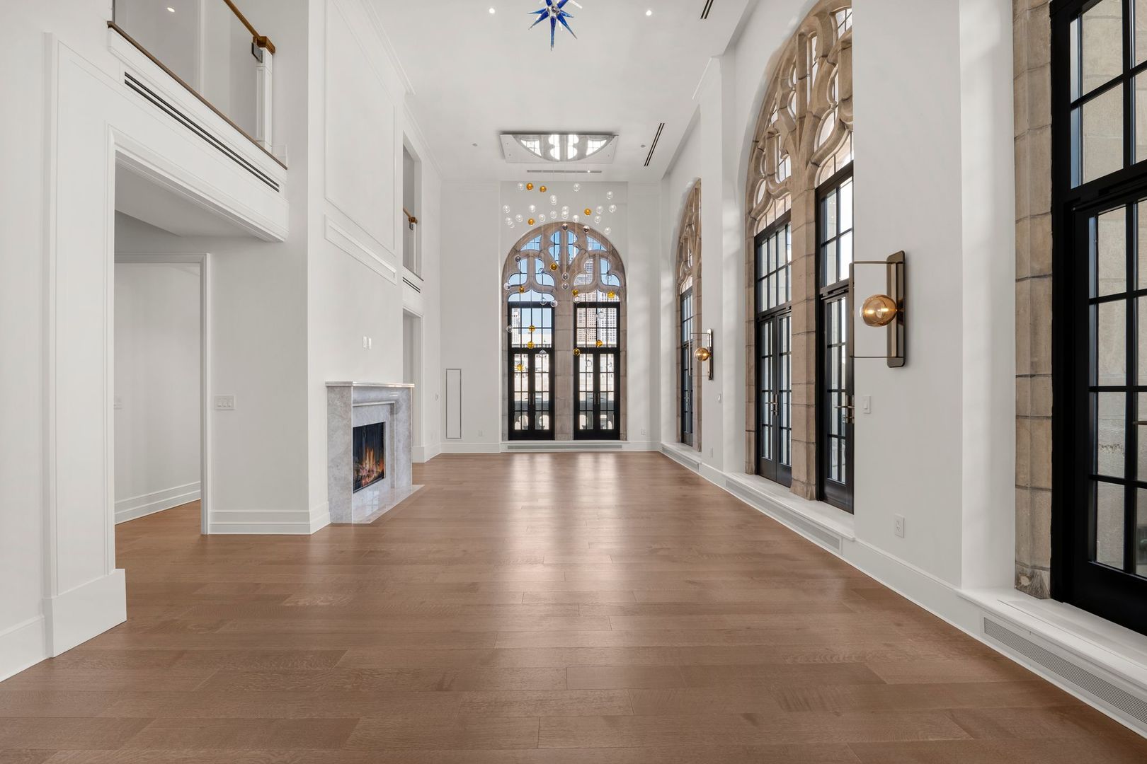 435 N Michigan Avenue Unit: 2004