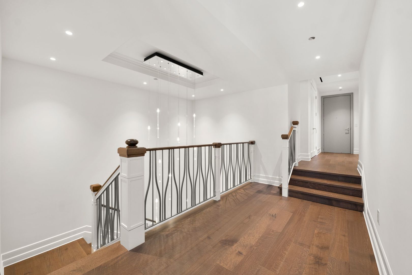 435 N Michigan Avenue Unit: 2004